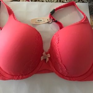 Super cute hot pink VS bra💞